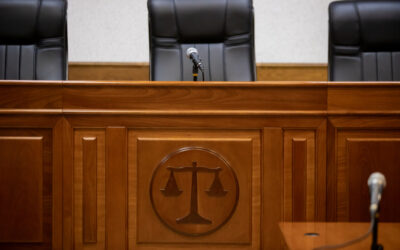 What is a Bench Trial Versus a Jury Trial?